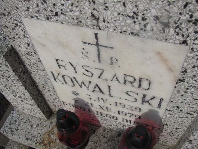 Ryszard Kowalski 1929 Nowogrodziec - Grobonet - Wyszukiwarka osób pochowanych