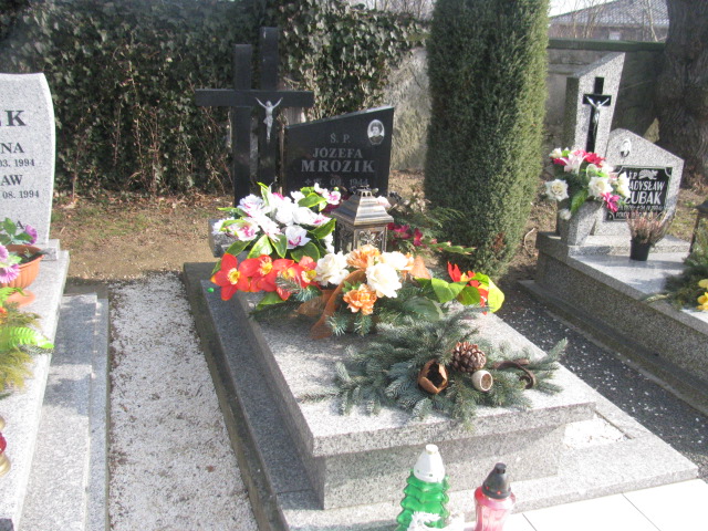 Grób Józefa Mrozik